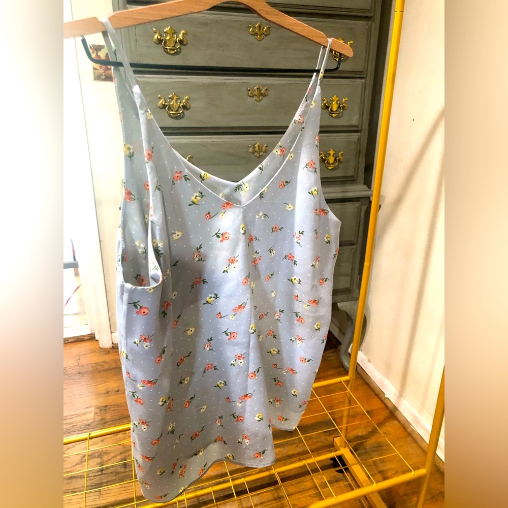 Light blue floral print Shinestar tank size XL- looks great with jeans